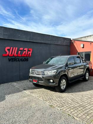 TOYOTA HILUX 2.8 SR 4X4 CD 16V DIESEL 4P AUTOMÁTICO TOYOTA HILUX 2.8 SR 4X4 CD 16V DIESEL 4P AUTOMÁTICO